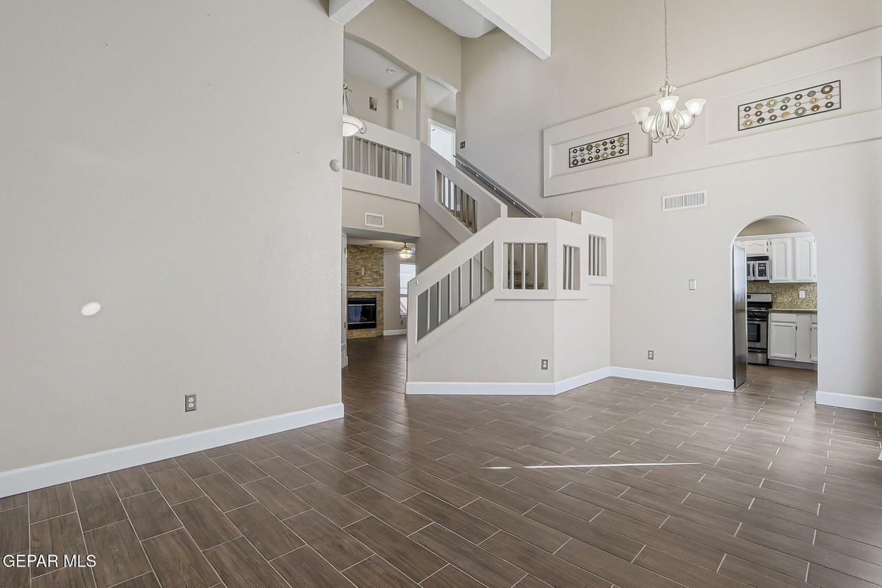 12608 Gilded Sun Dr - Photo 4 of 21