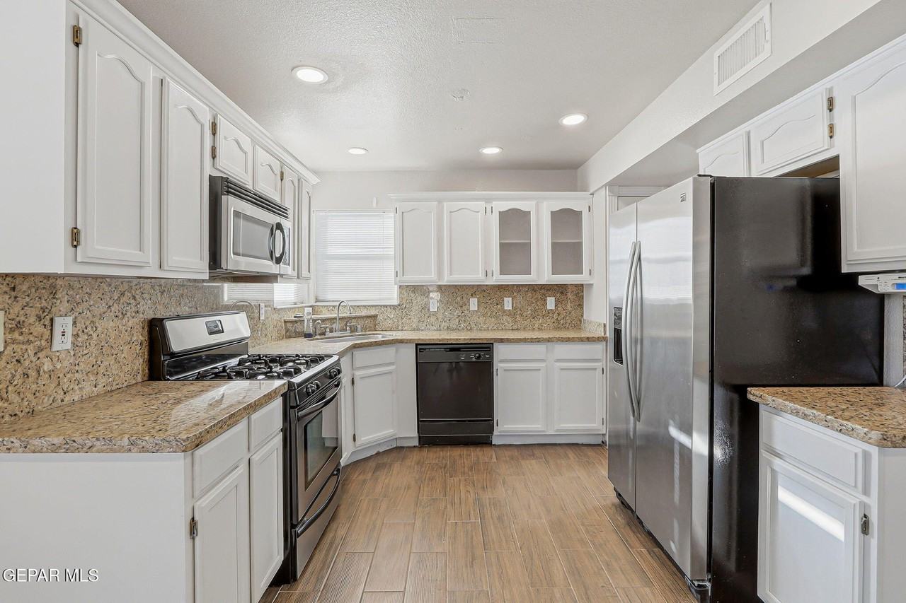 12608 Gilded Sun Dr - Photo 7 of 21