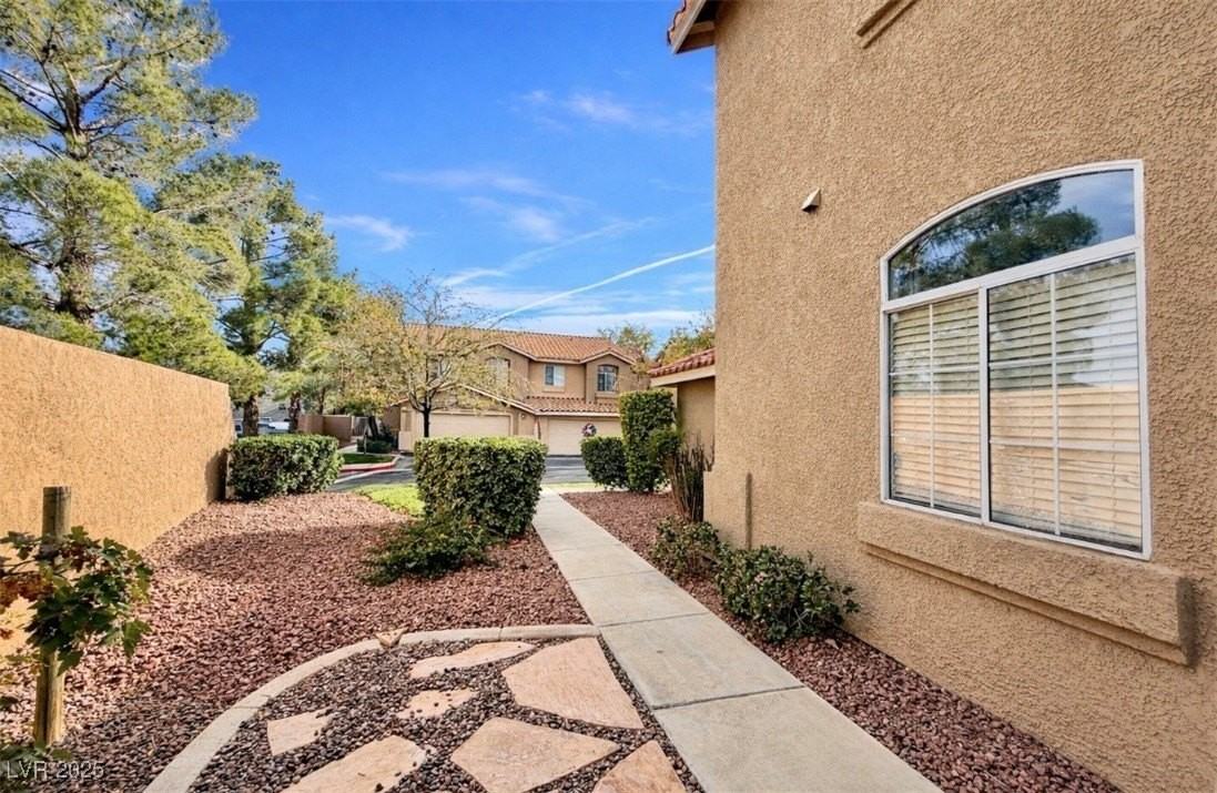 1802 Ellisworth Pl - Photo 3 of 32