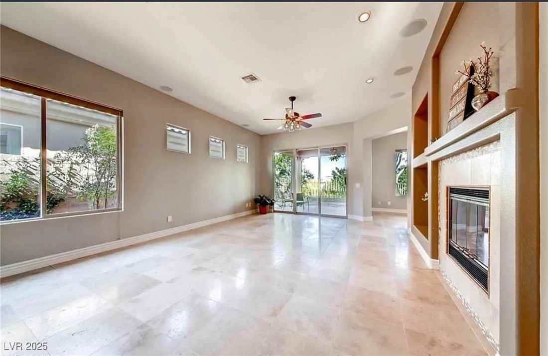 104 Emerald Dunes Cir - Photo 4 of 26