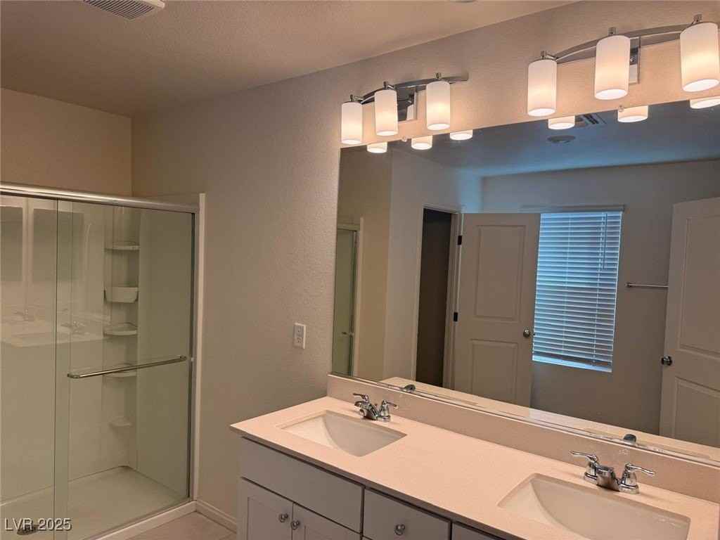 5961 Bruselas St - Photo 6 of 17