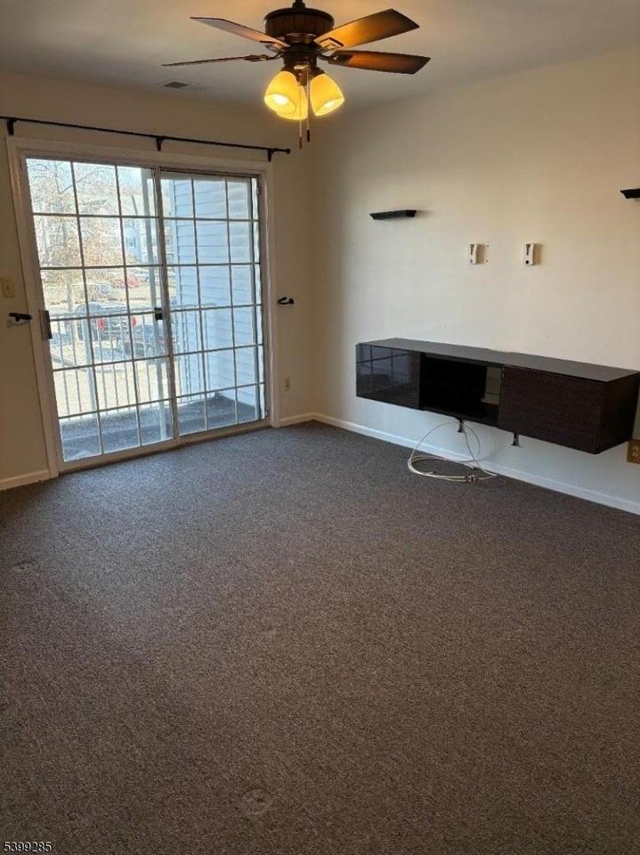 420 Stratford Pl - Photo 4 of 27