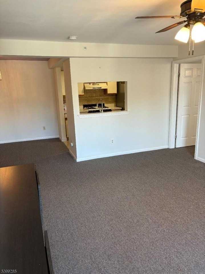 420 Stratford Pl - Photo 5 of 27