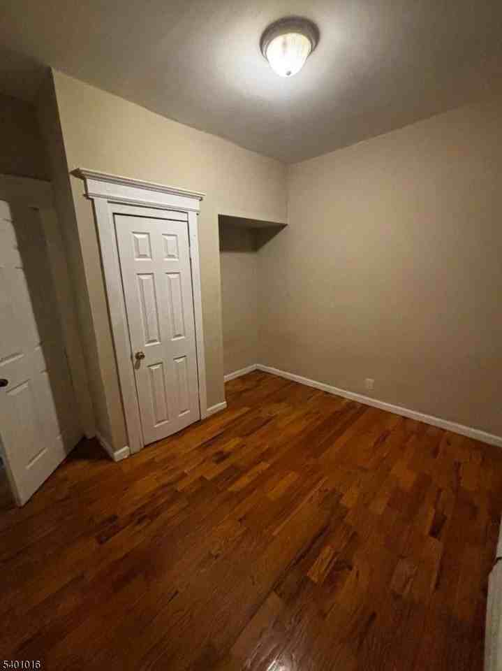 422 Jelliff Ave #2 - Photo 7 of 16