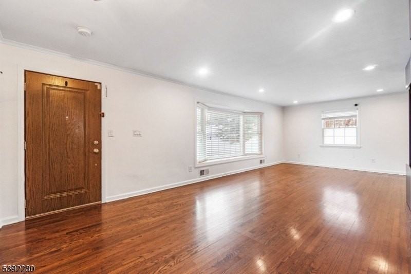 6 Nottingham Rd - Photo 2 of 47