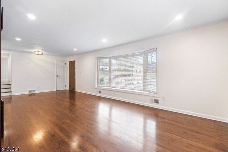 6 Nottingham Rd - Photo 5 of 47