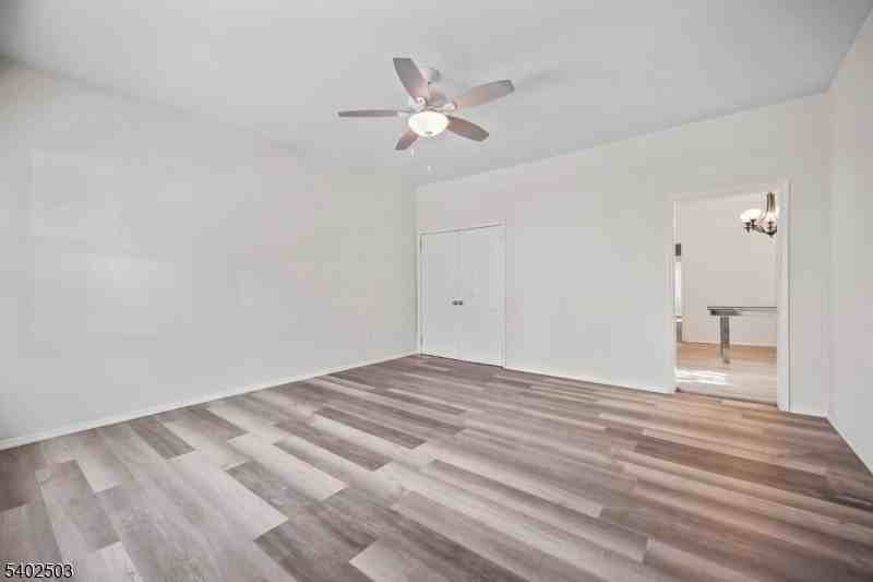 172 Hickory St - Photo 3 of 18