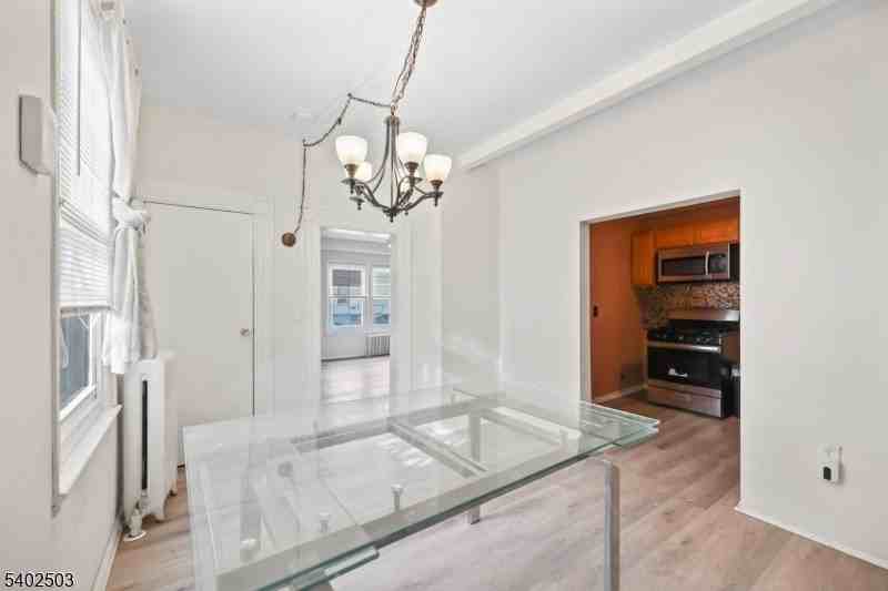 172 Hickory St - Photo 5 of 18