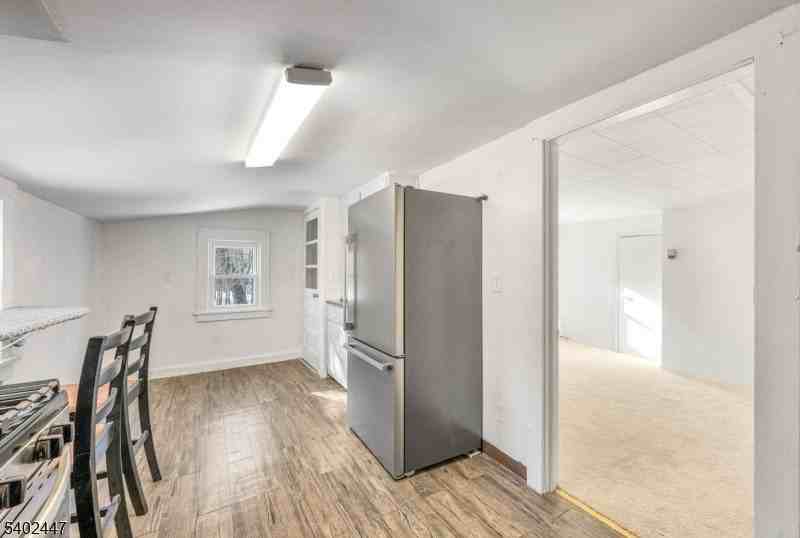 69 Weaver St Unit 2 - Photo 6 of 20