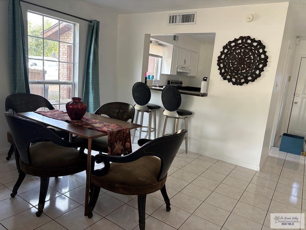 714 Continental Dr Apt 3 - Photo 4 of 19