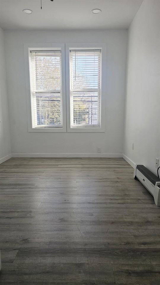 215 Mallory Ave #1 - Photo 2 of 5