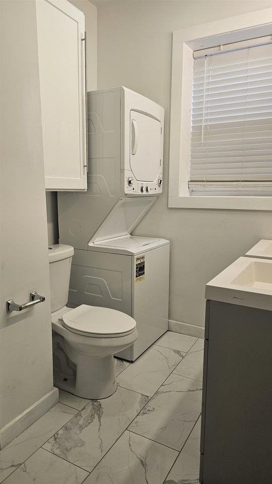 215 Mallory Ave #1 - Photo 4 of 5