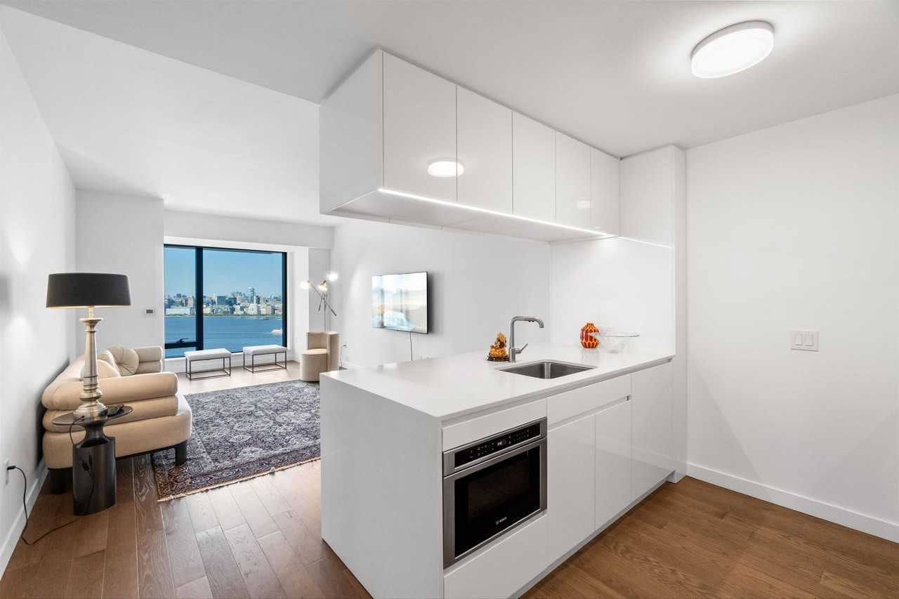 99 Hudson St #2400 - Photo 3 of 41