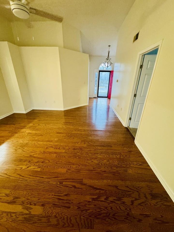 101 Brookstone Rd - Photo 2 of 15