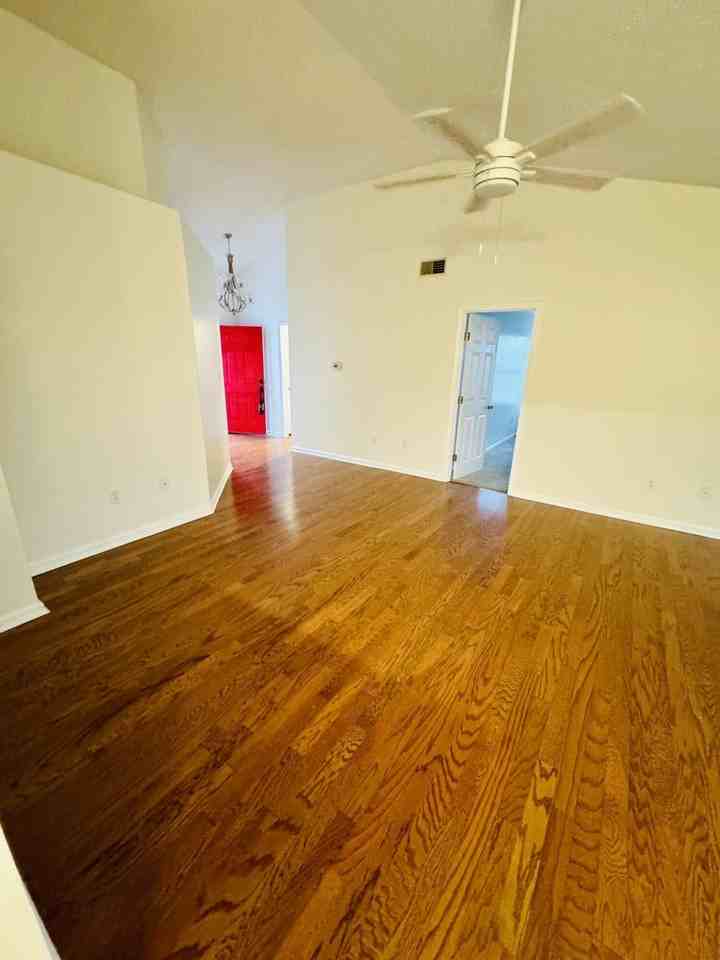 101 Brookstone Rd - Photo 3 of 15