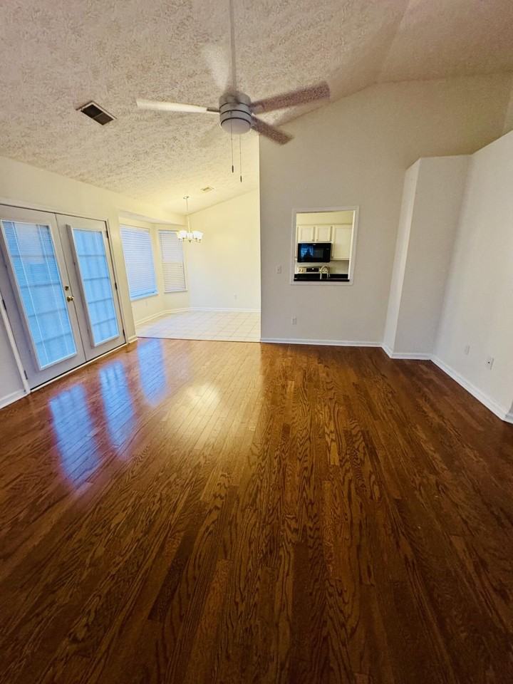 101 Brookstone Rd - Photo 4 of 15