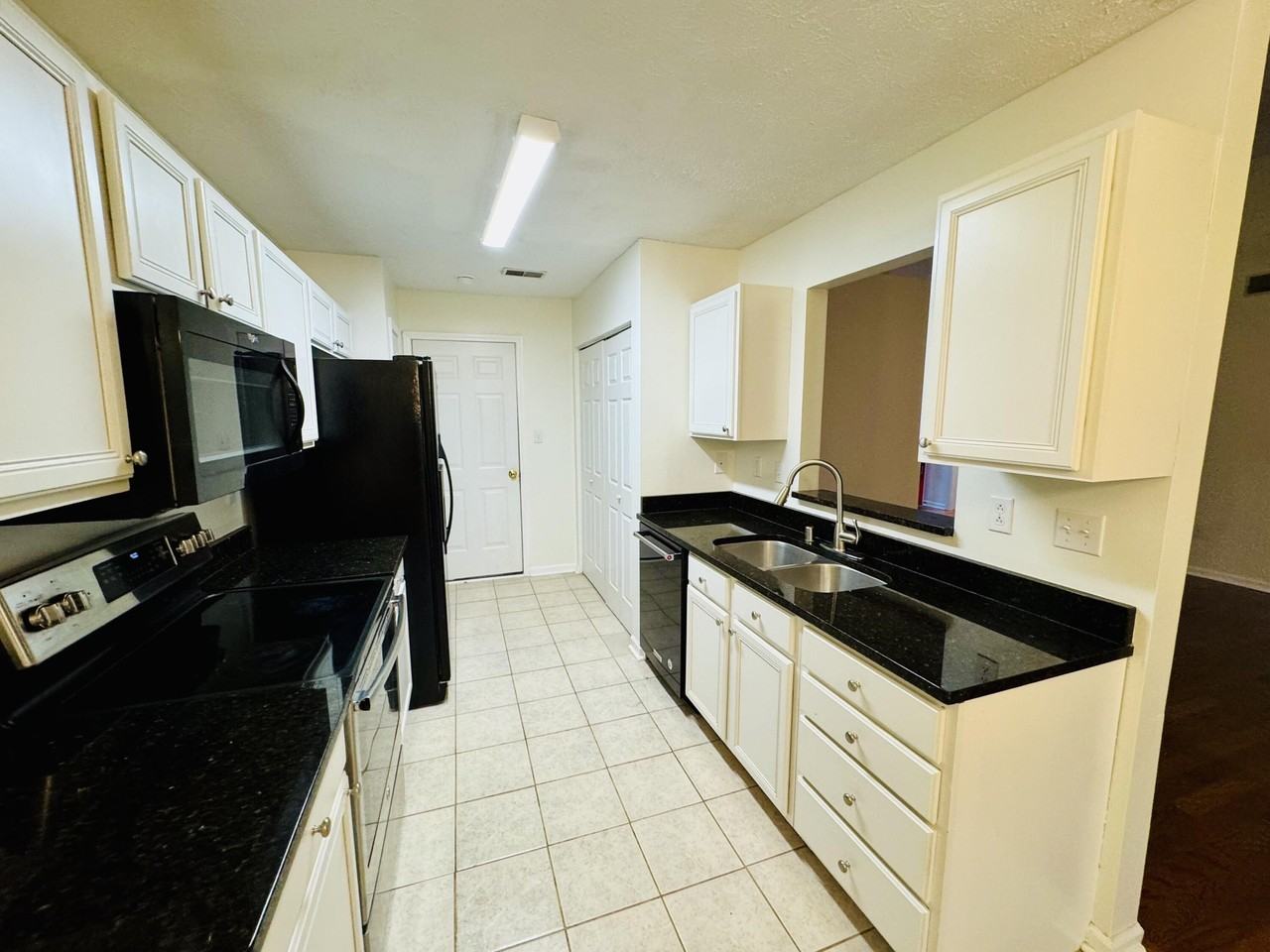 101 Brookstone Rd - Photo 6 of 15