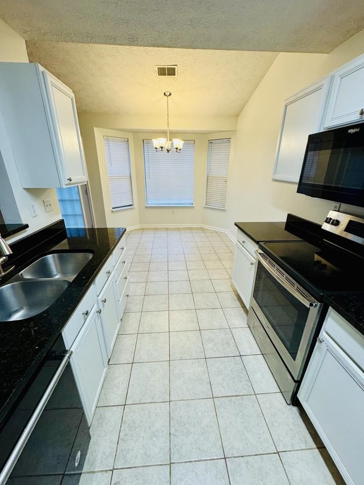 101 Brookstone Rd - Photo 7 of 15