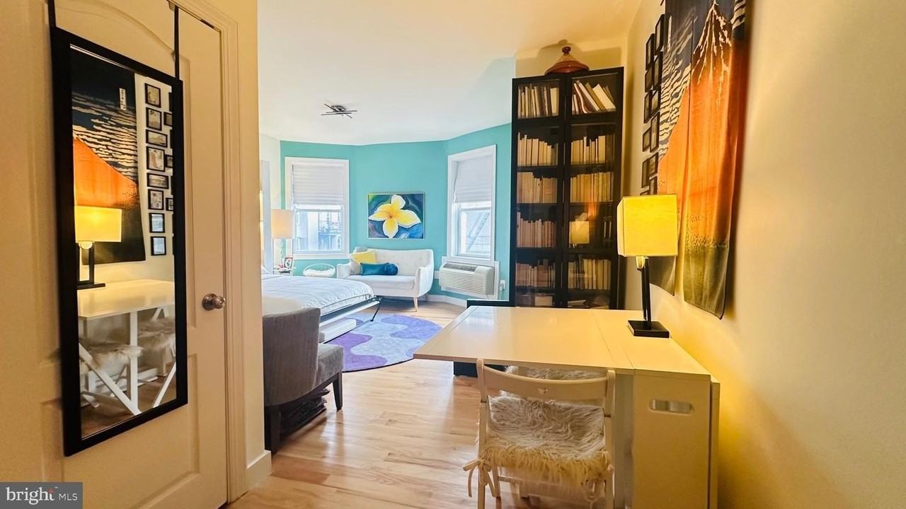 1816 Kalorama Rd Nw - Photo 3 of 20