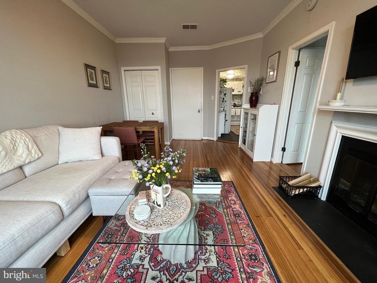 1830 California St Nw - Photo 5 of 19