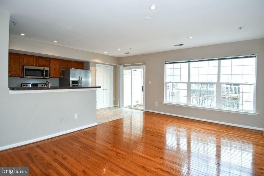 11361 King George Dr - Photo 4 of 36