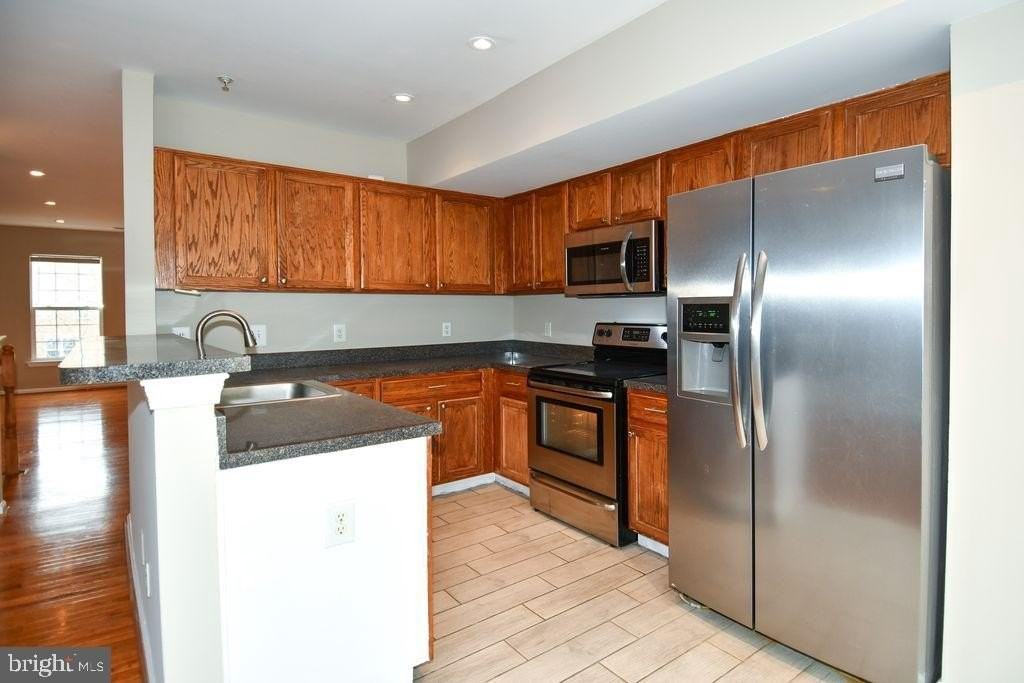 11361 King George Dr - Photo 7 of 36