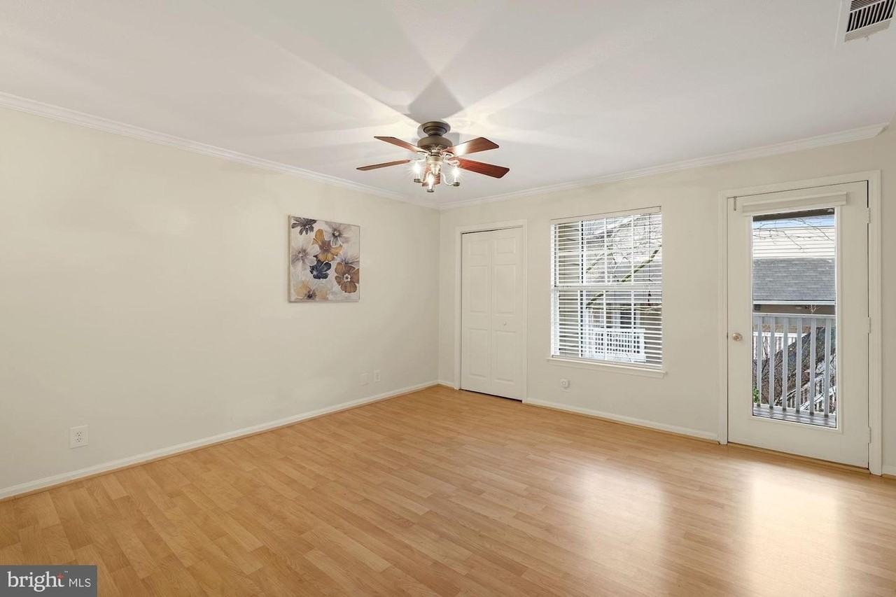 10815 Hampton Mill Ter - Photo 4 of 33