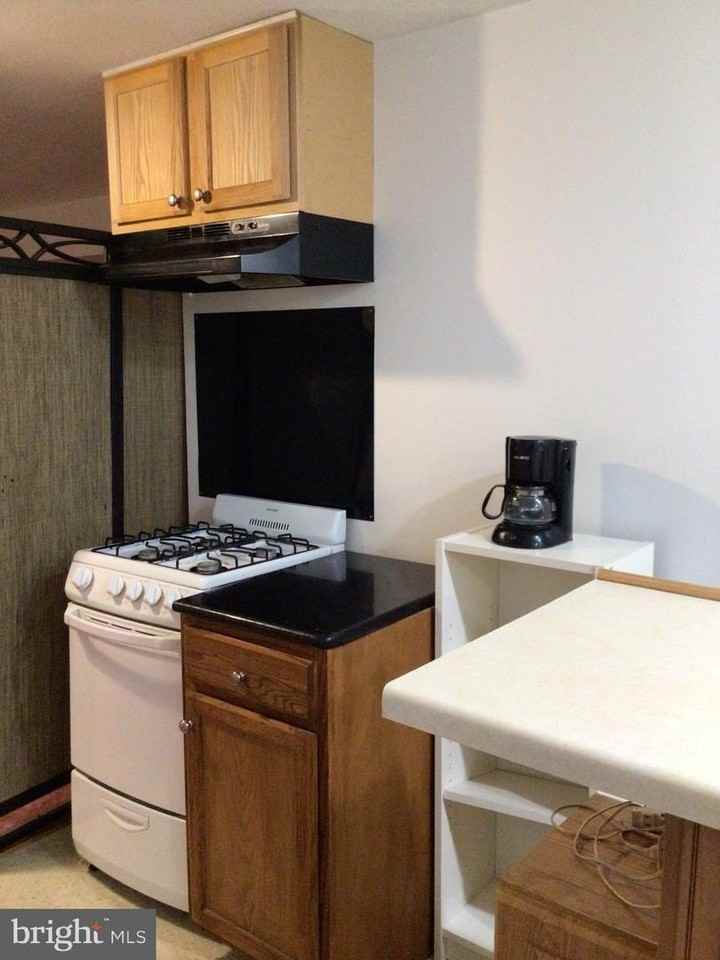 1307 Fairlakes Pl - Photo 7 of 14