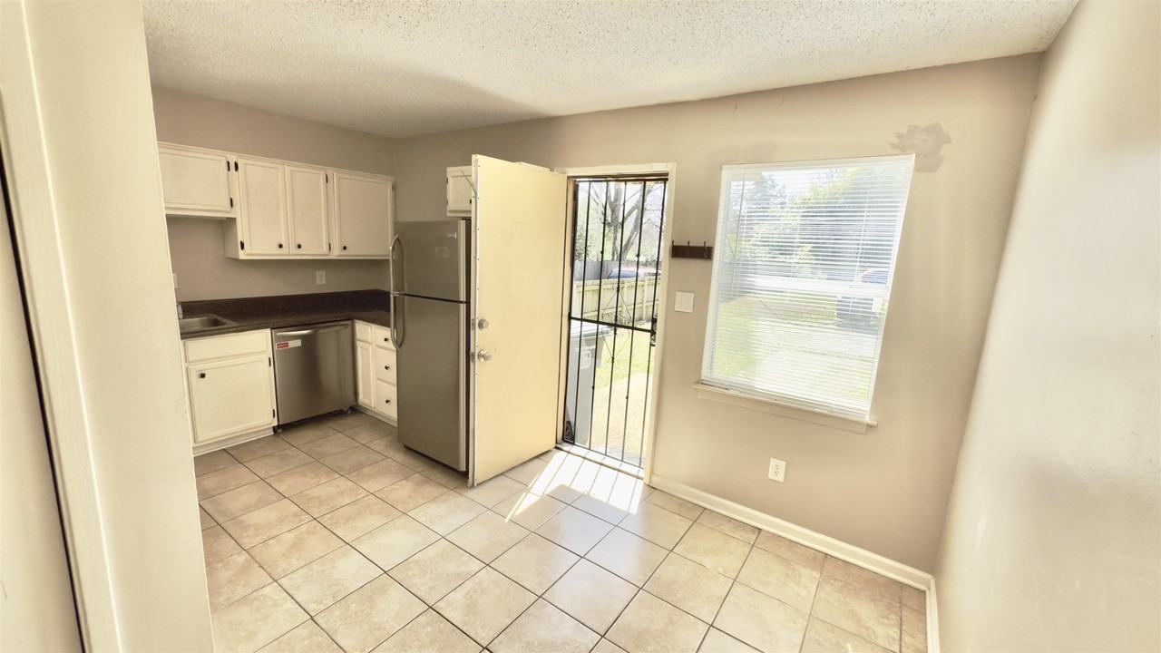 3799 Carnes Ave - Photo 6 of 15