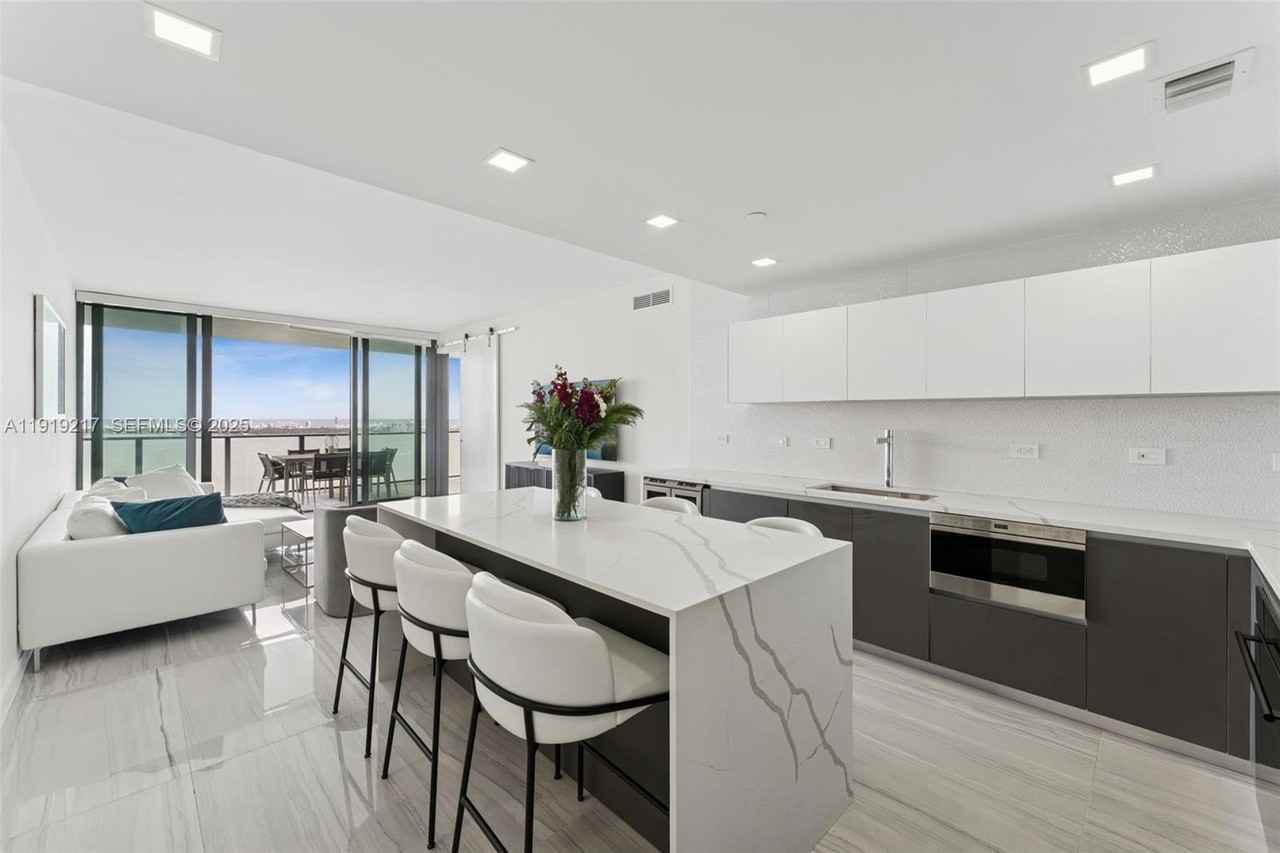 3131 Ne 7th Ave #4204 - Photo 3 of 50