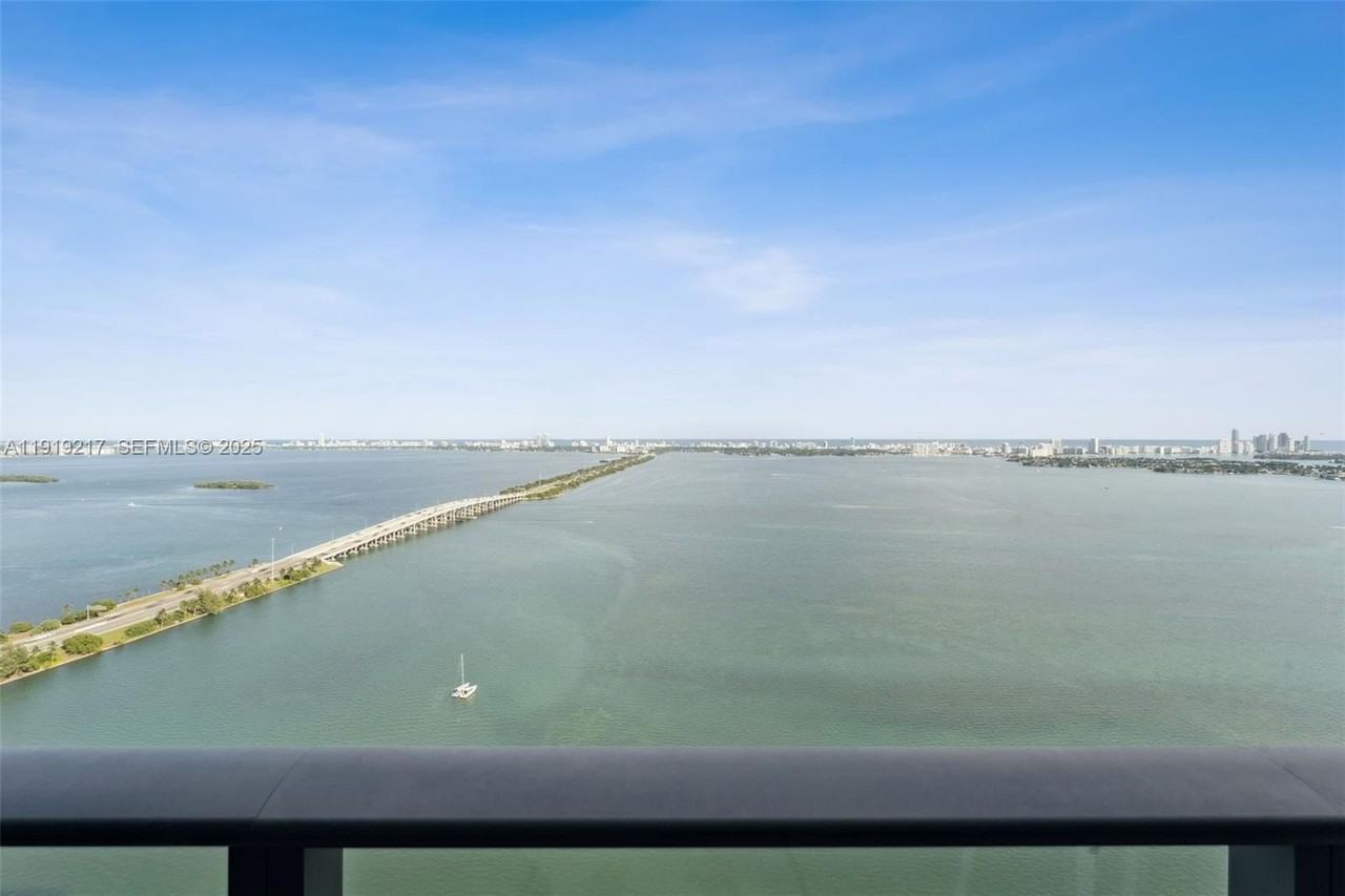 3131 Ne 7th Ave #4204 - Photo 7 of 50