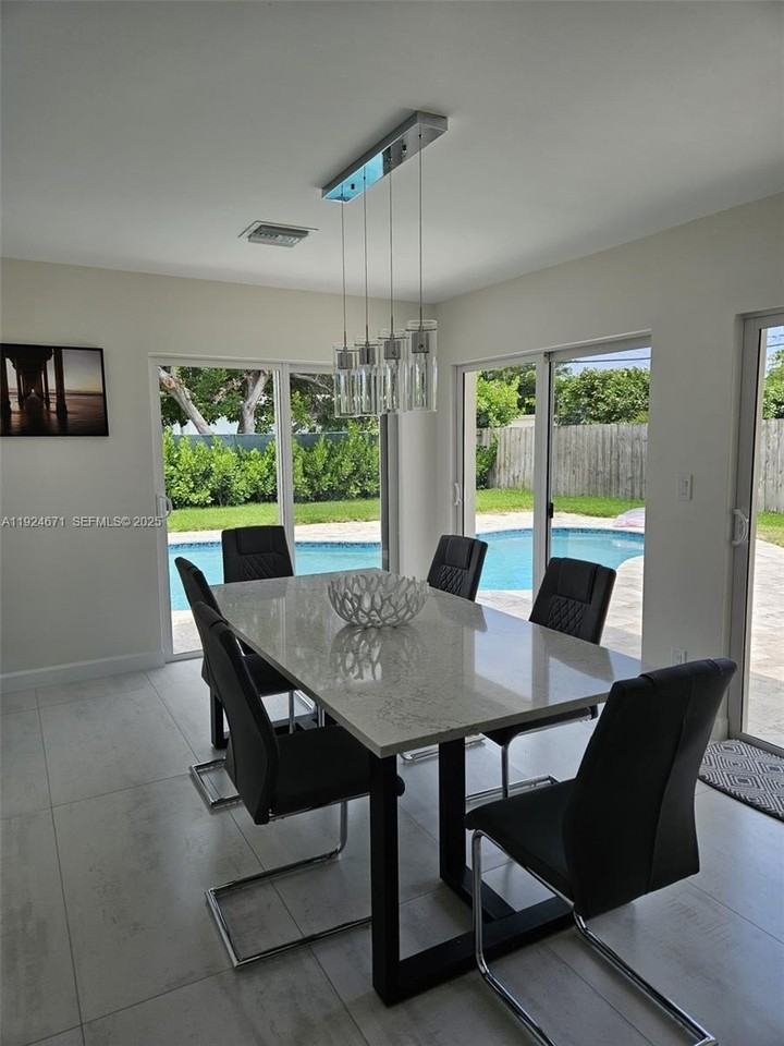 1001 Se 14th Dr - Photo 7 of 20