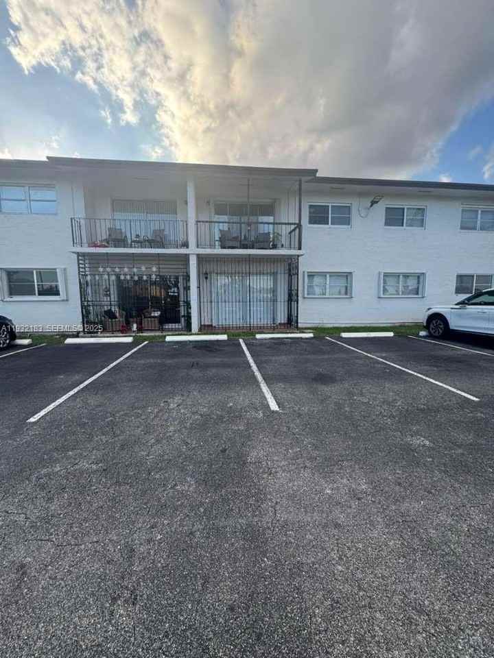 9520 Sw 8th St #109 - Photo 2 of 15