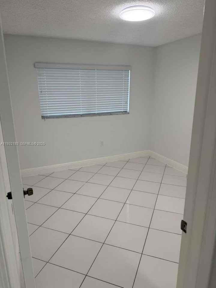 9520 Sw 8th St #109 - Photo 4 of 15