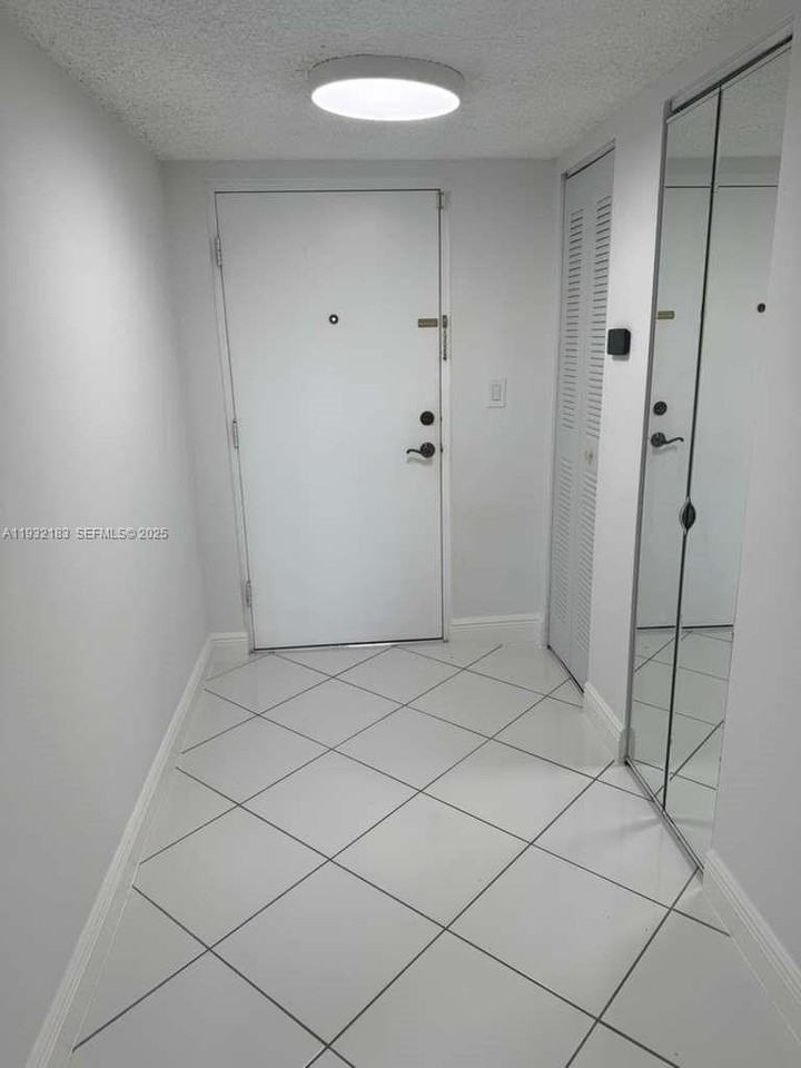 9520 Sw 8th St #109 - Photo 7 of 15