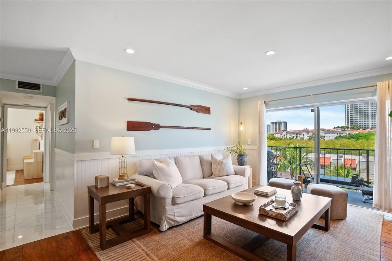 3642 Ne 171st St #506 - Photo 4 of 28