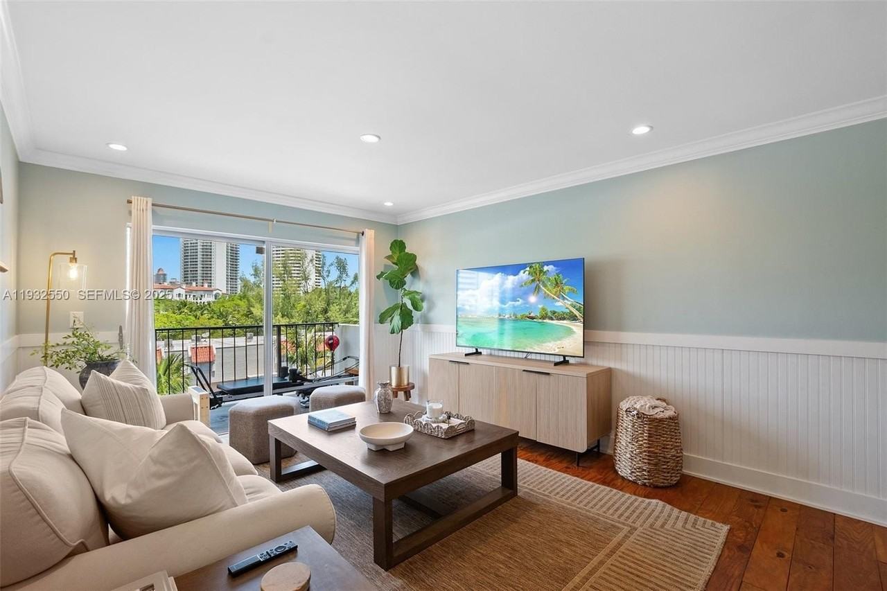 3642 Ne 171st St #506 - Photo 5 of 28