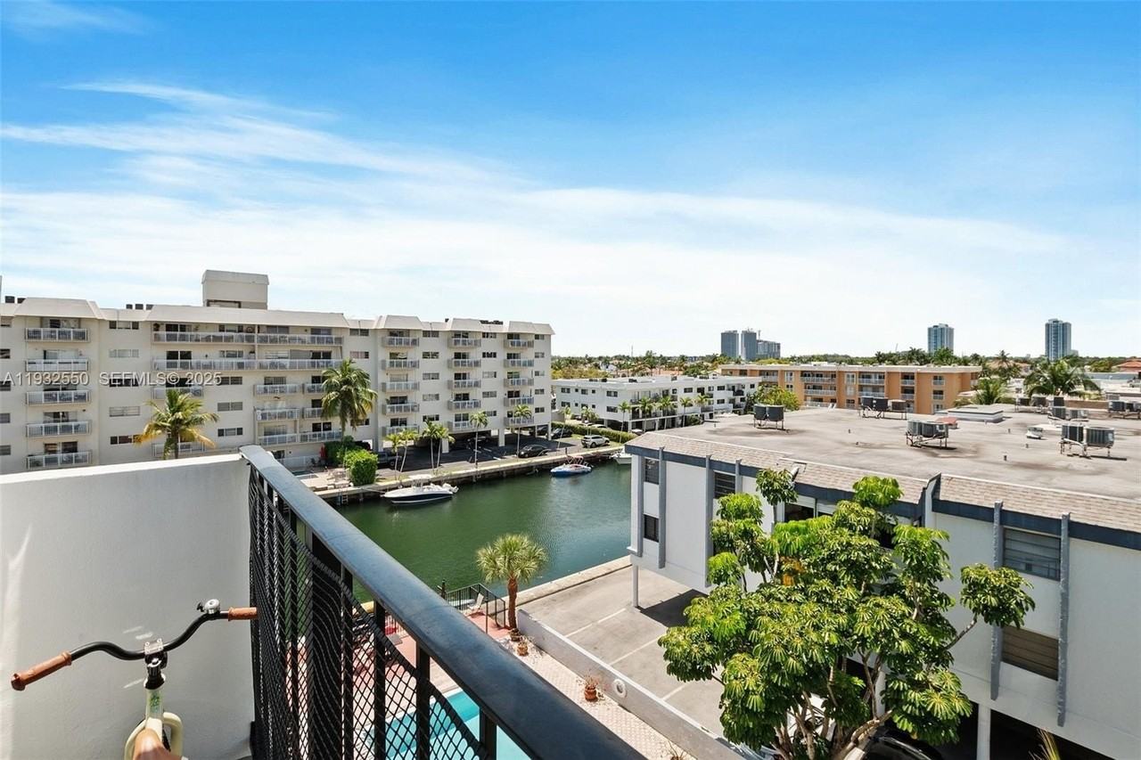 3642 Ne 171st St #506 - Photo 7 of 28