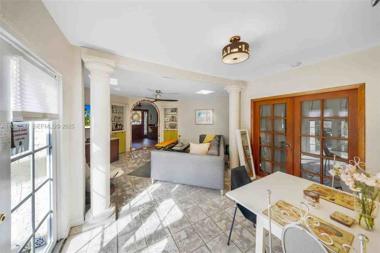 1840 Tigertail Ave - Photo 2 of 32