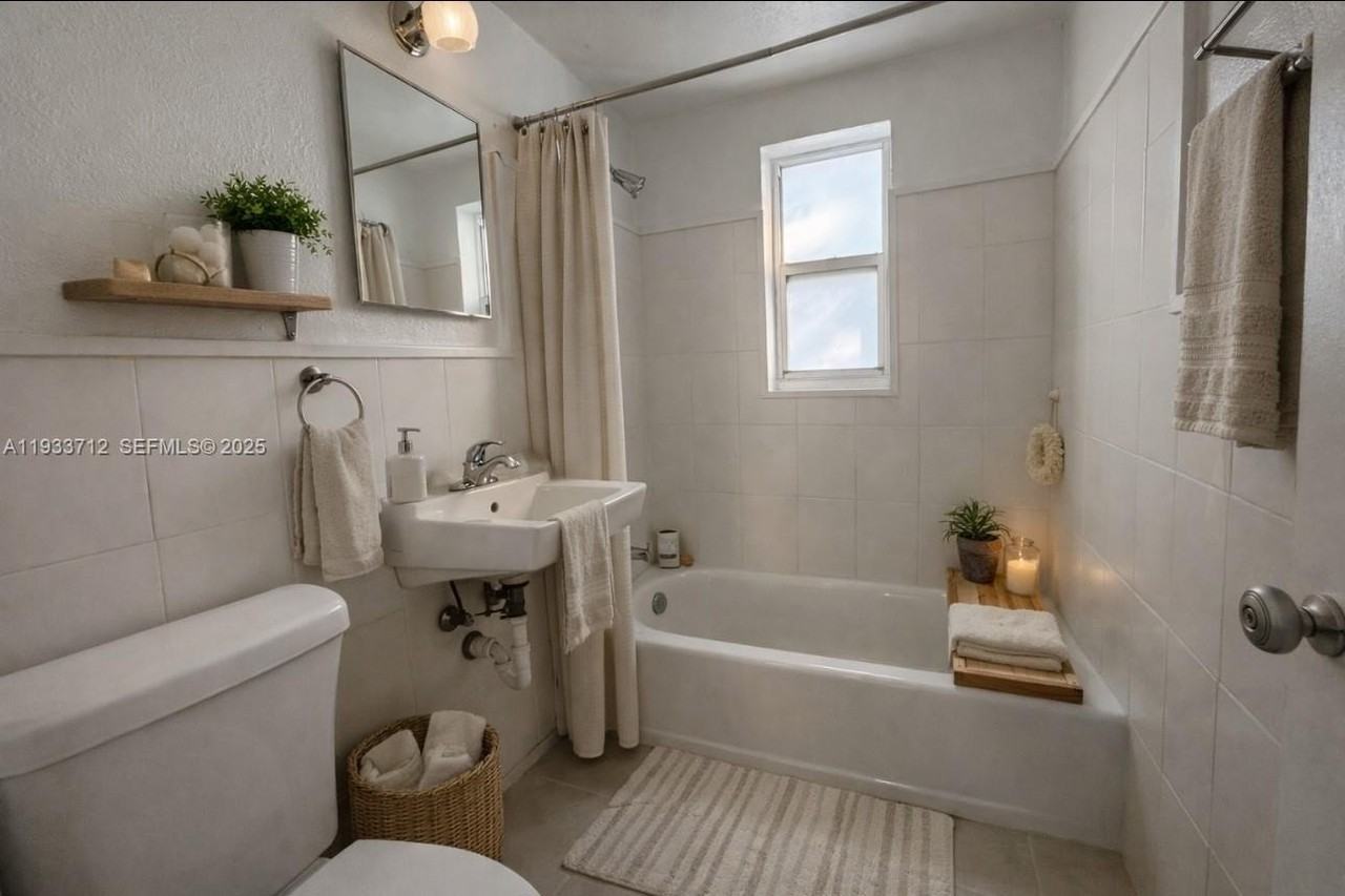 251 Hibiscus Dr #2 - Photo 2 of 20