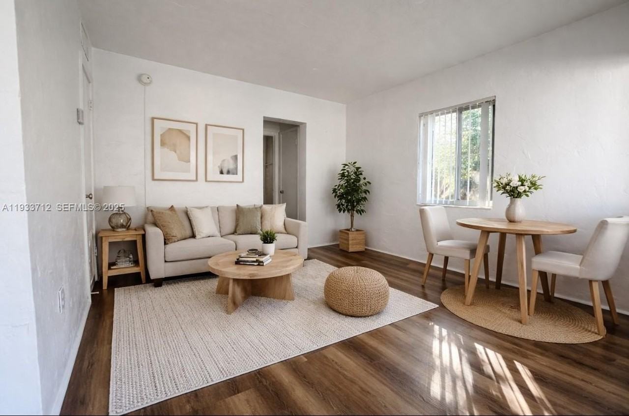 251 Hibiscus Dr #2 - Photo 5 of 20