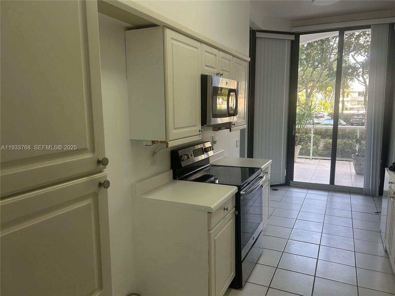 3640 Yacht Club Dr #104 - Photo 2 of 9
