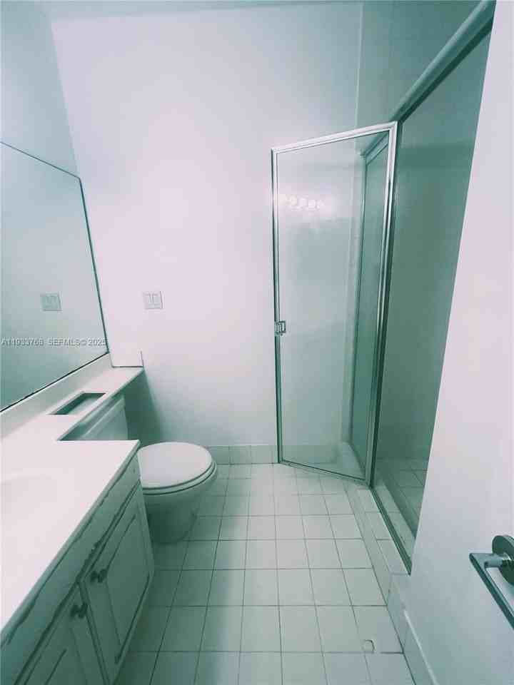 3640 Yacht Club Dr #104 - Photo 4 of 9
