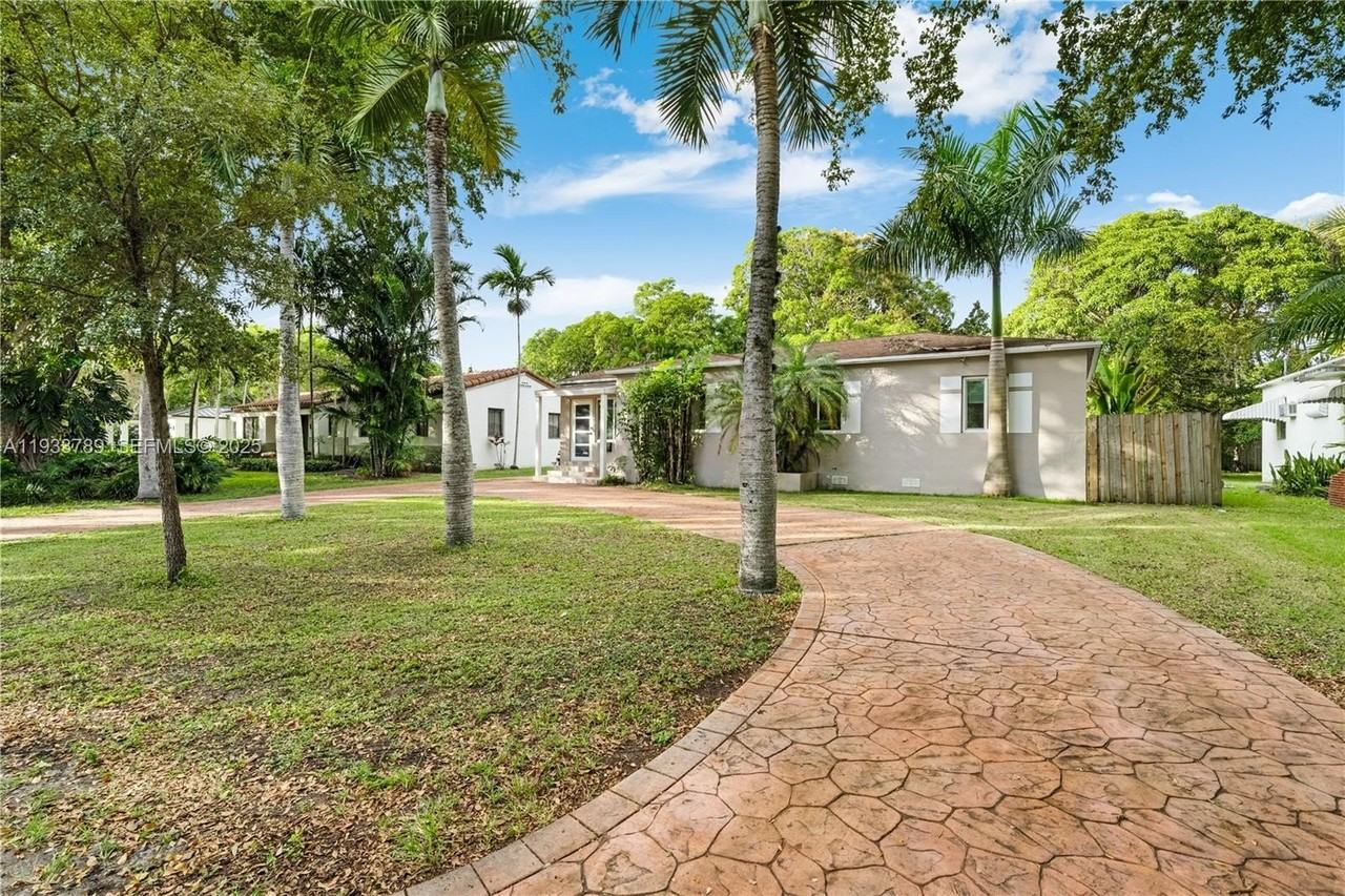 125 Nw 88th St - Photo 2 of 33