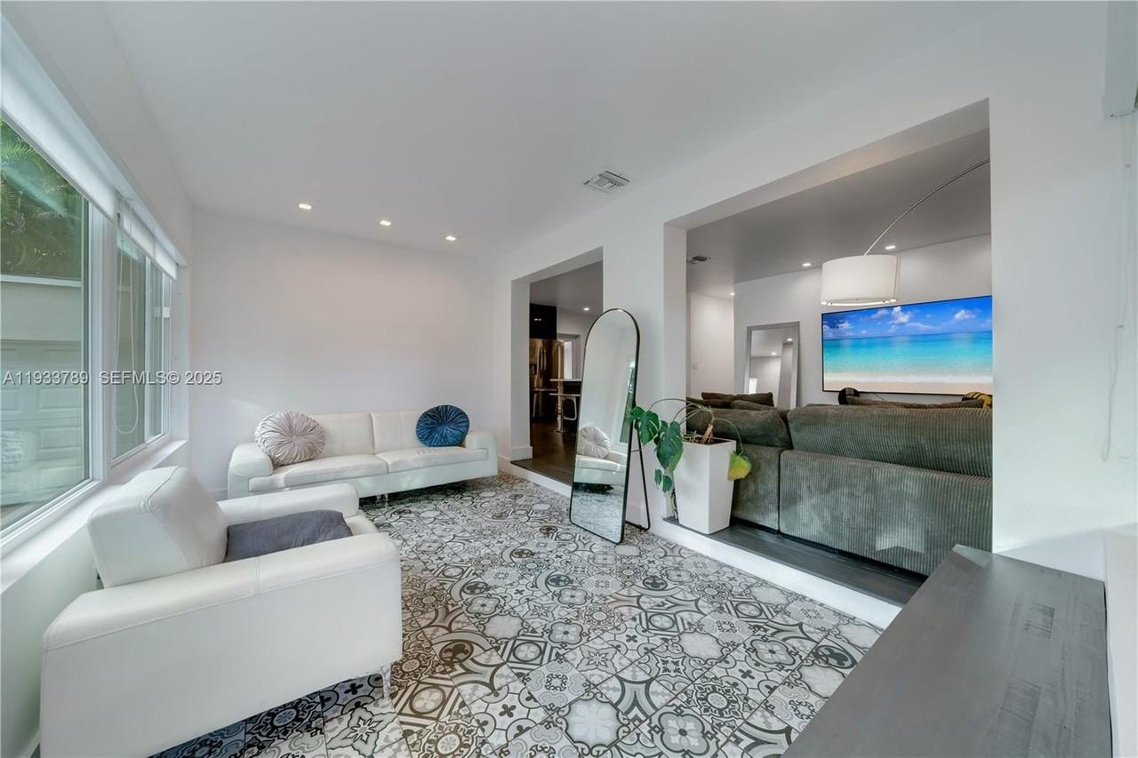 125 Nw 88th St - Photo 4 of 33