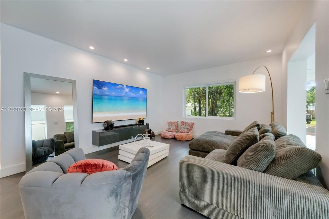 125 Nw 88th St - Photo 7 of 33