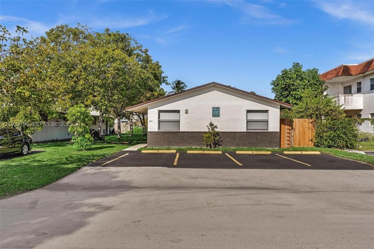 329 Sw 1st Ct #1 - Photo 7 of 34