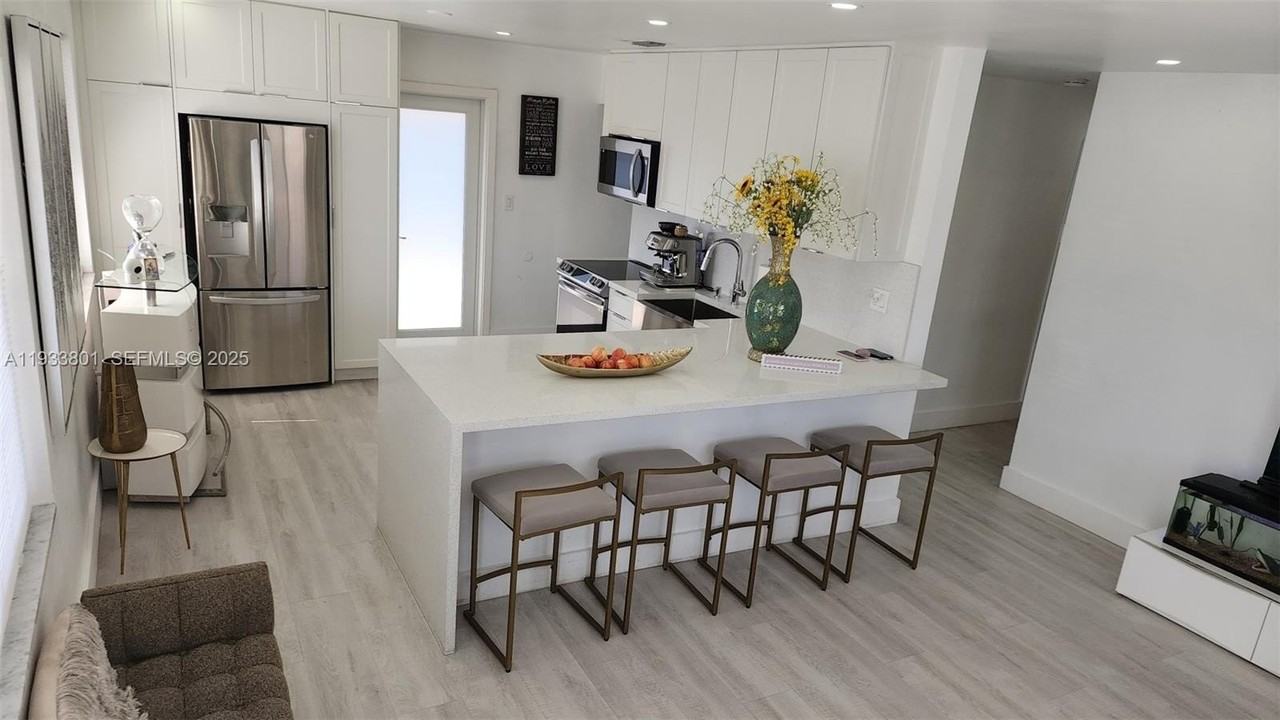 3447 Sw 23rd St #3447 - Photo 7 of 19