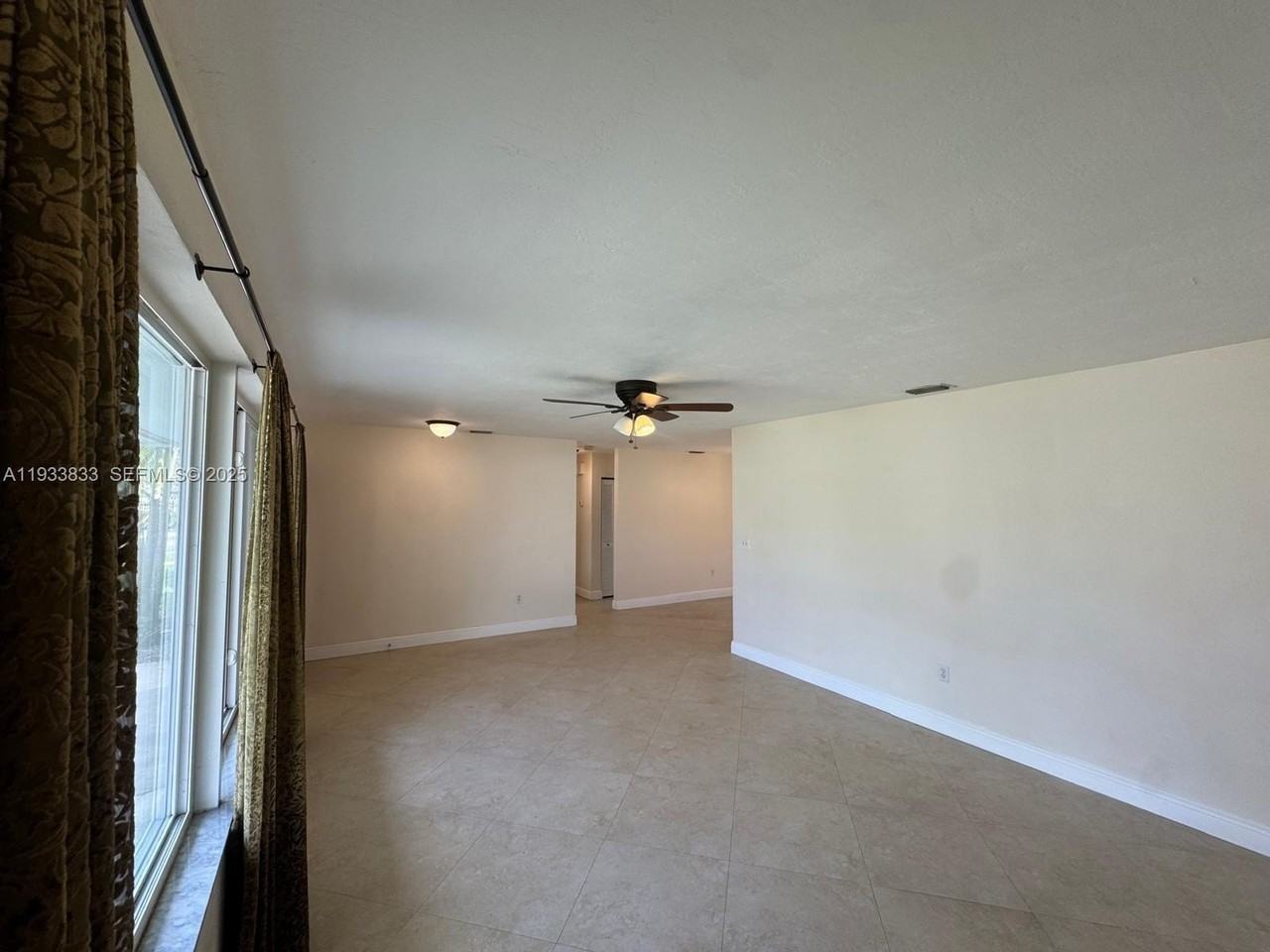 18600 Sw 97th Ave - Photo 4 of 23