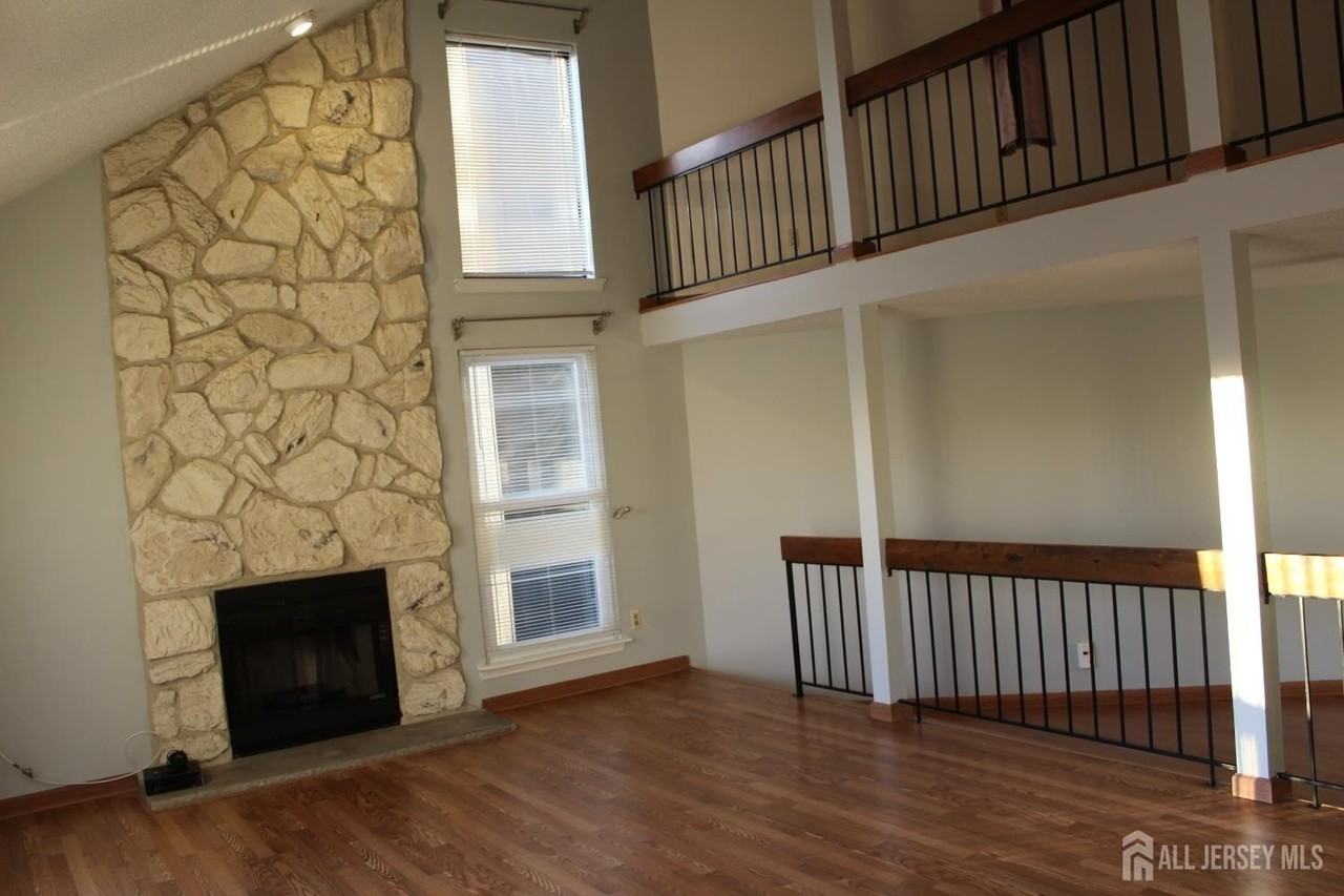 224 Westgate Dr - Photo 4 of 33